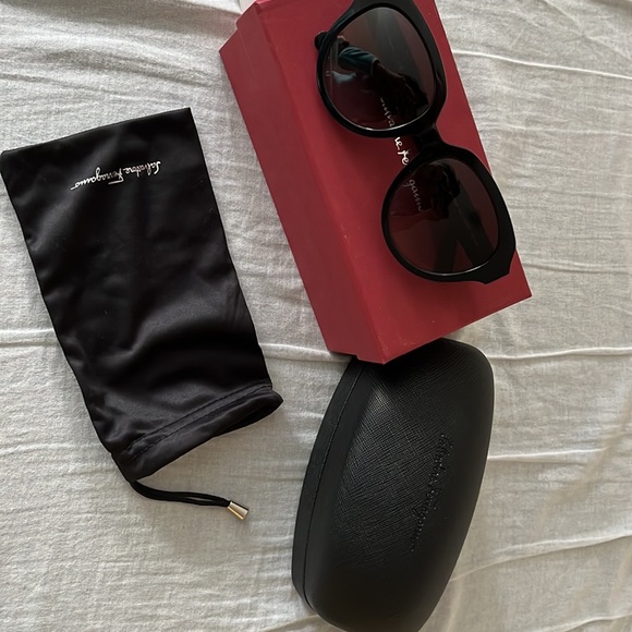 Ferragamo sunglasses (women’s) - Picture 1 of 10